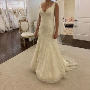 Never worn Augusta Jones size 12 wedding dress